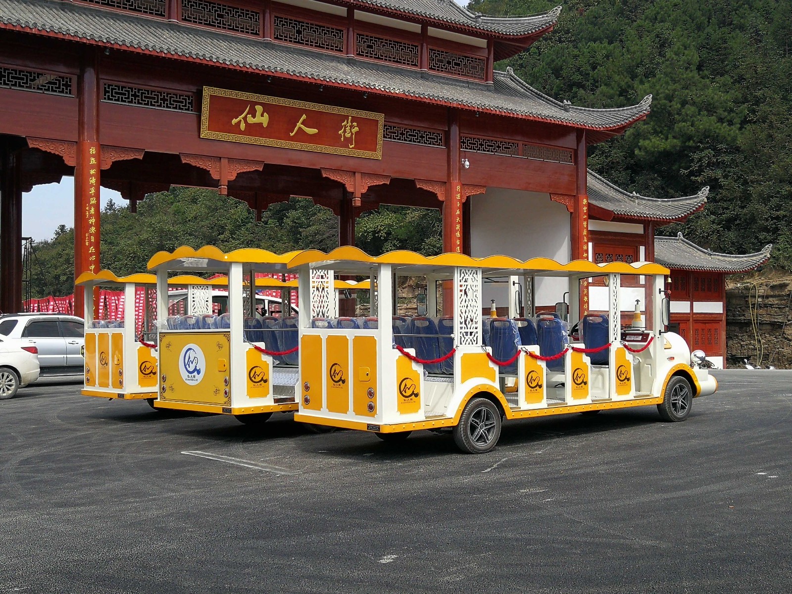 铜仁石阡仙人街火车头电动观光车